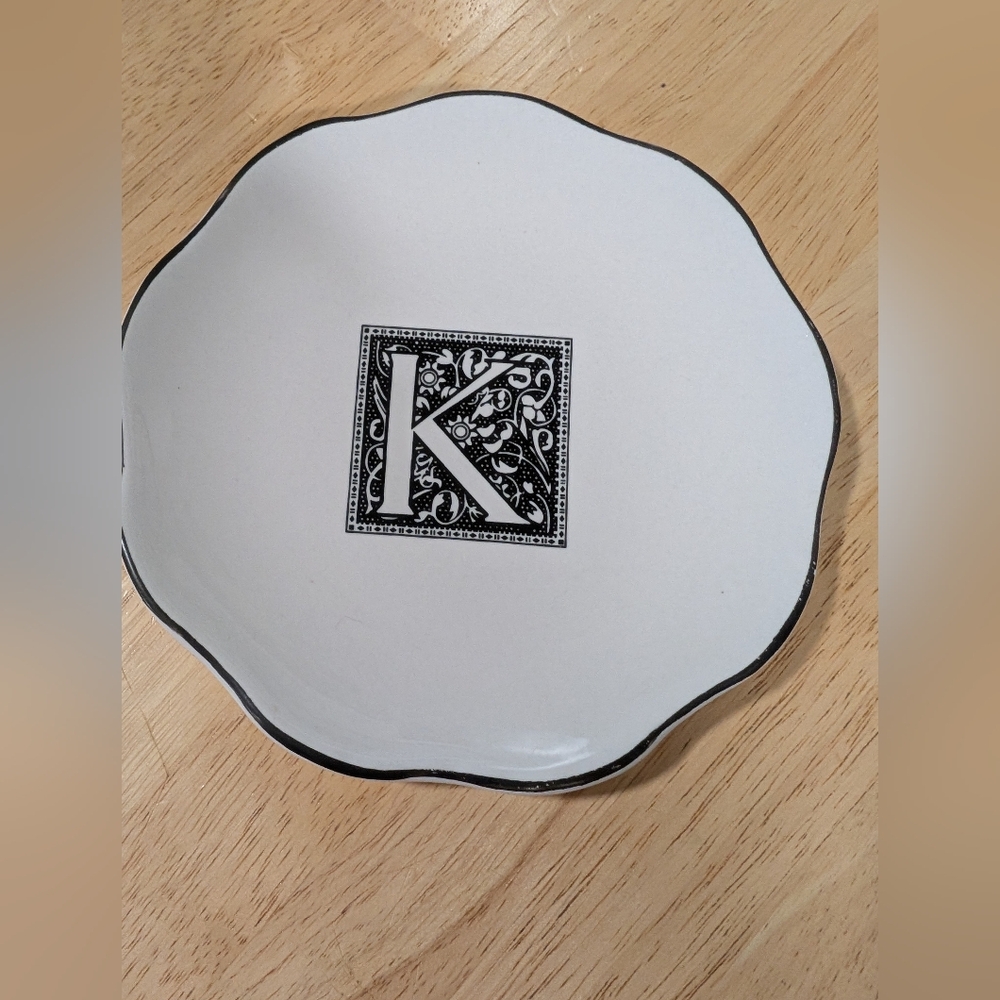 Home Essentials & Beyond Monogram Collection "K" Plate 6"